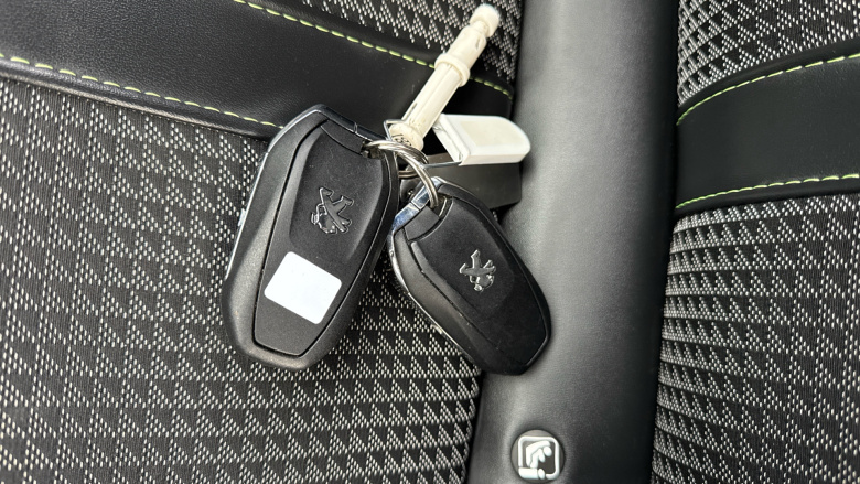 Peugeot 208 1.2 PureTech 100 GT 5dr Petrol Hatchback